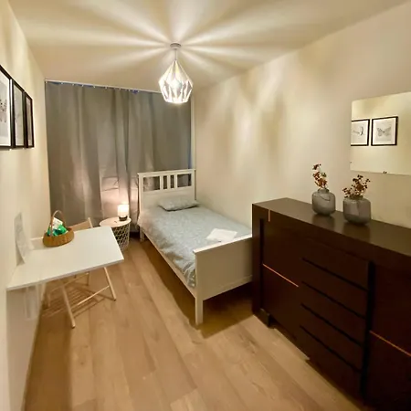 Halby In The Very Center Of Gasthuis Warschau